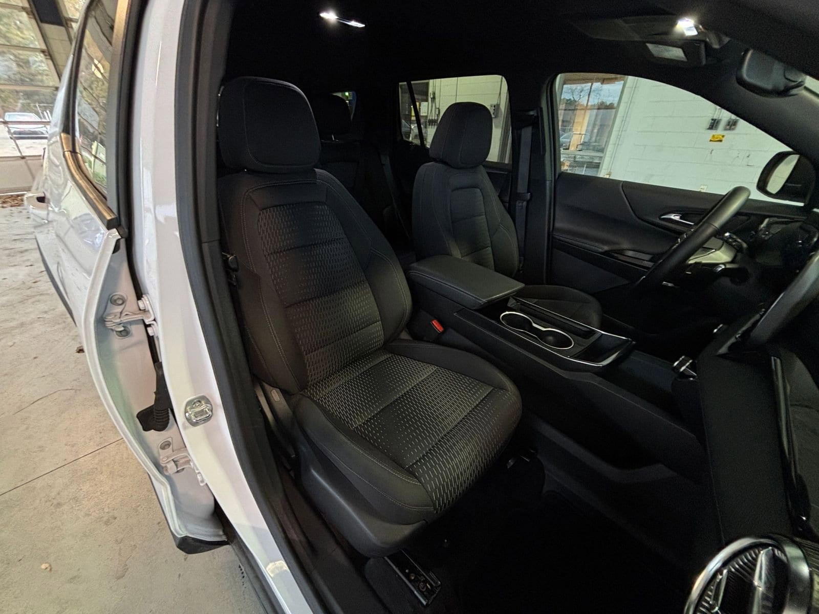 Thumbnail: 2025 Chevrolet Equinox - 35