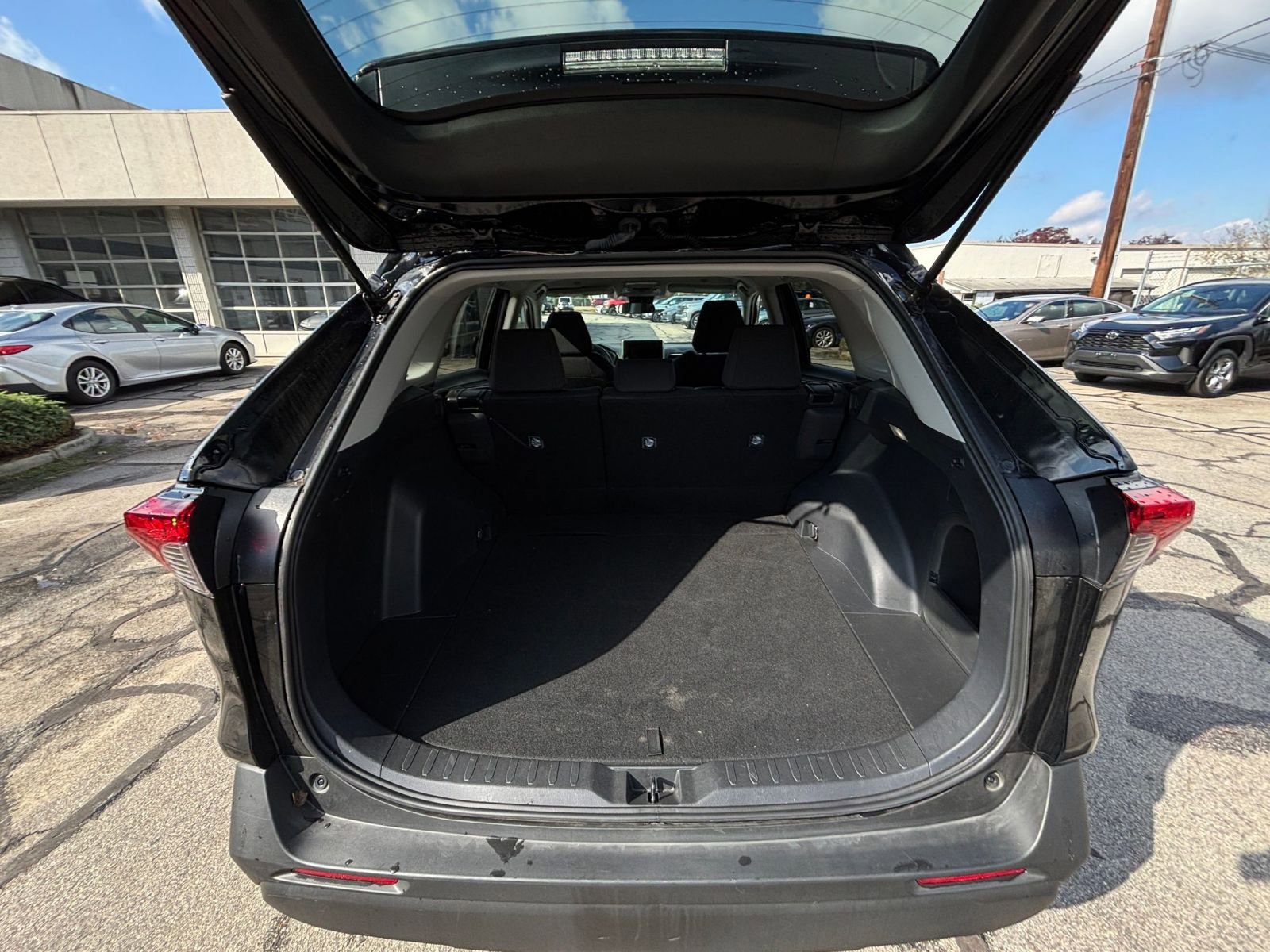 Thumbnail: 2025 Toyota RAV4 - 30