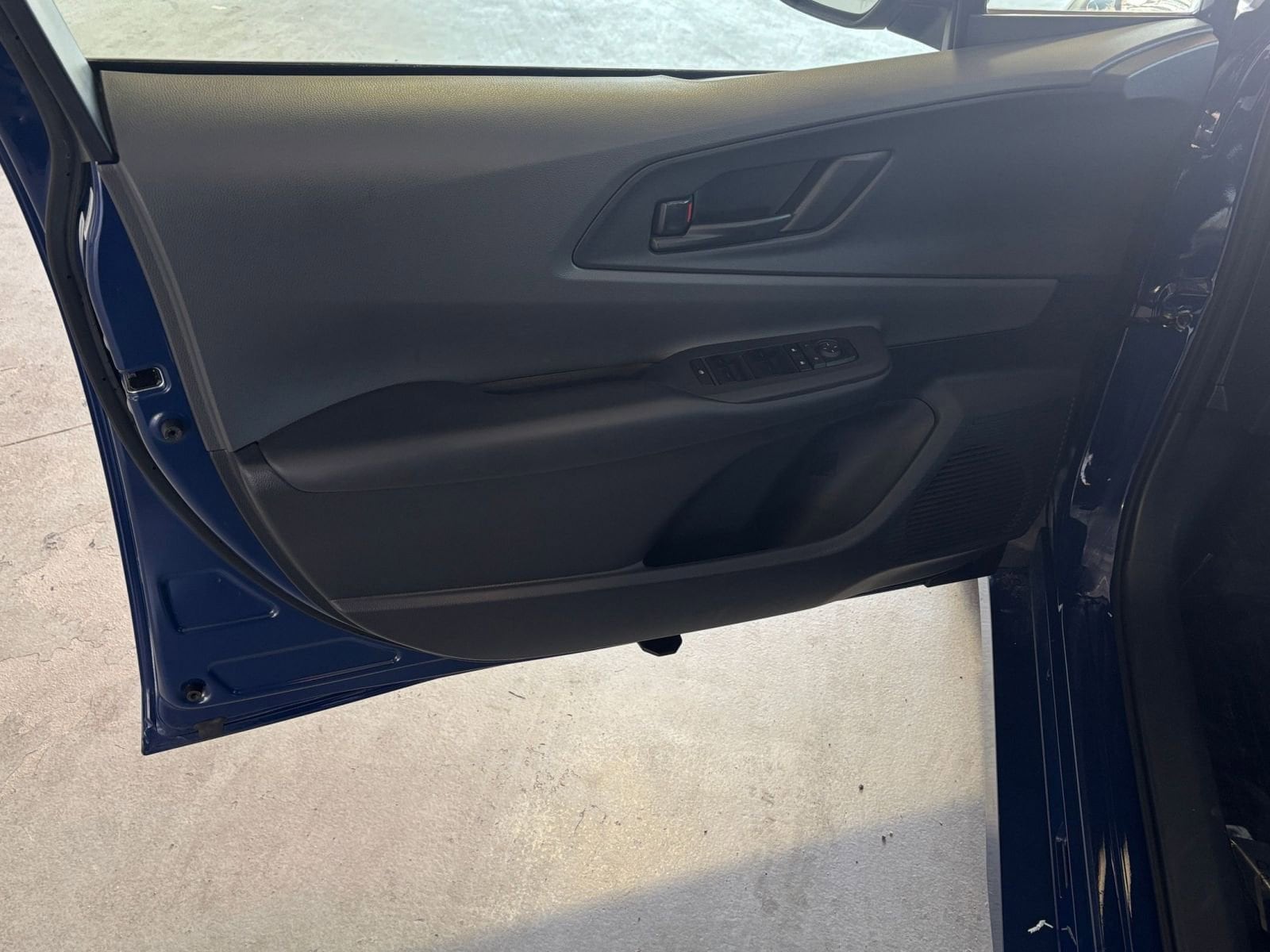 Thumbnail: 2025 Toyota Prius - 22