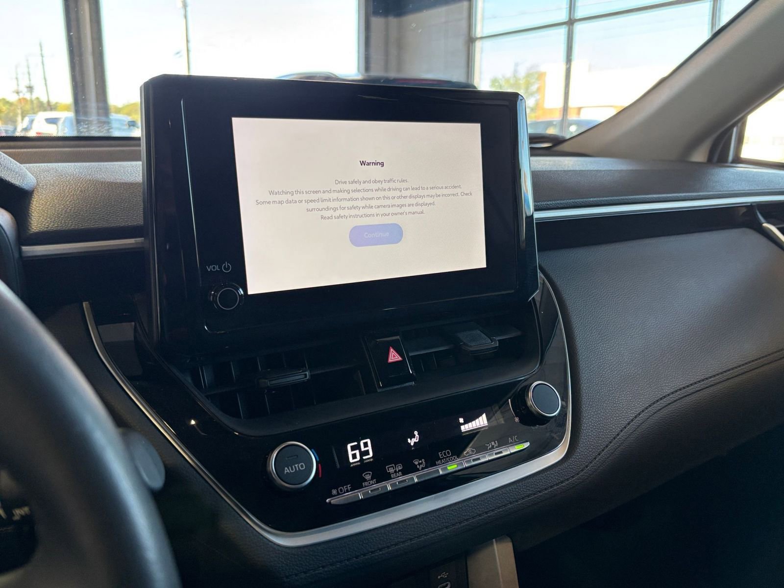 Thumbnail: 2025 Toyota Corolla Cross - 21