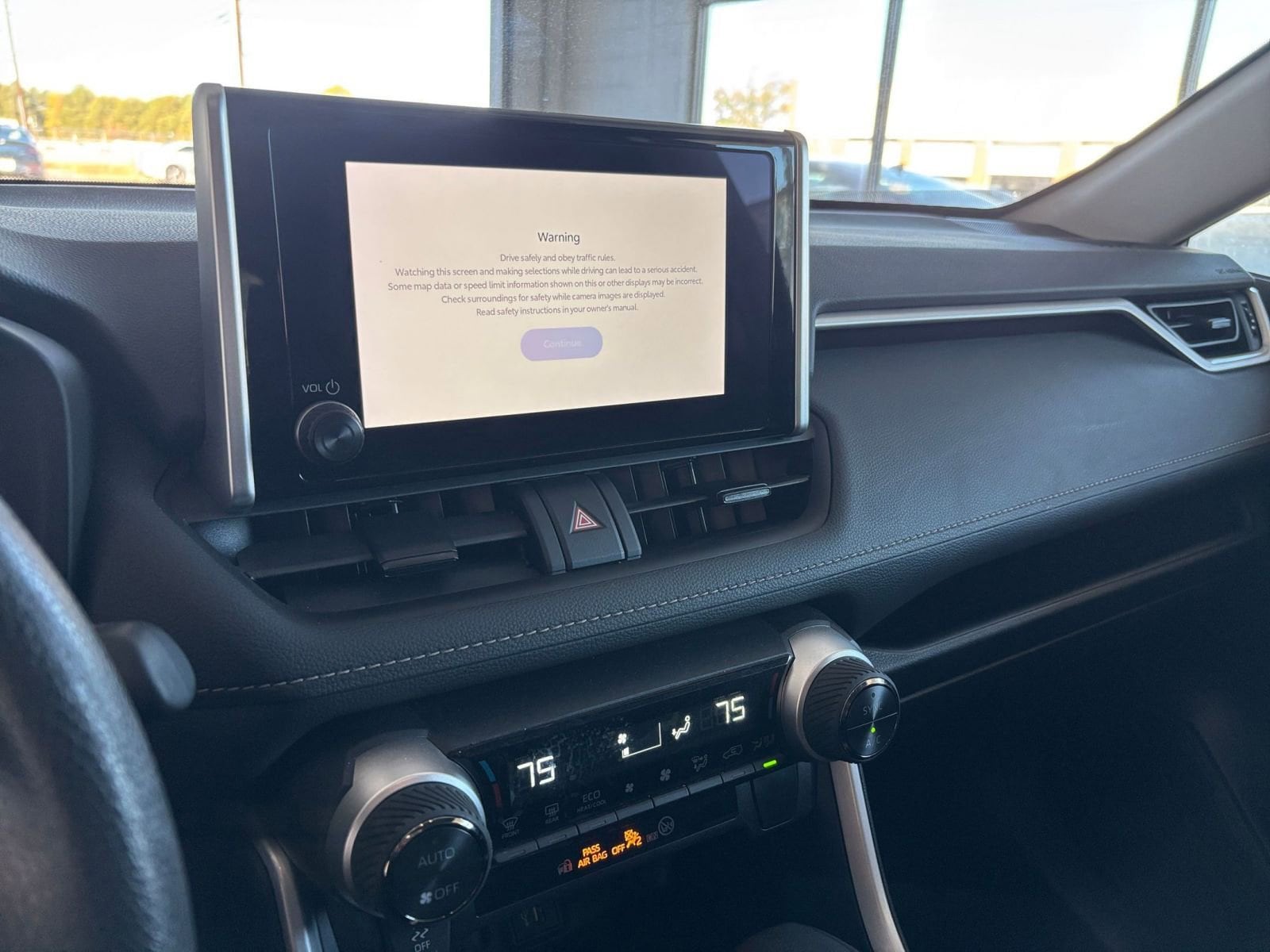 Thumbnail: 2025 Toyota RAV4 - 21