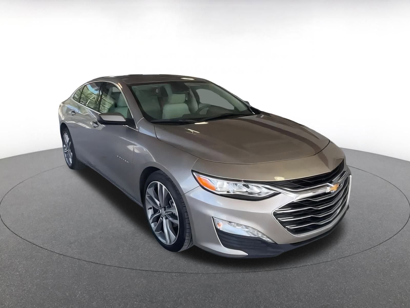 Thumbnail: 2024 Chevrolet Malibu - 3