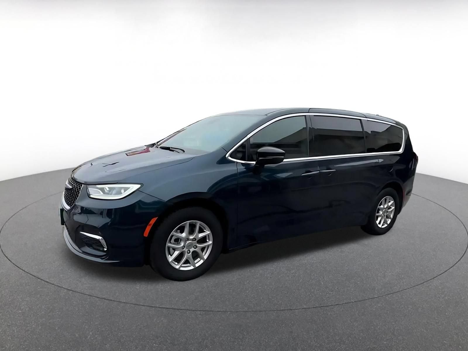 Thumbnail: 2025 Chrysler Pacifica - 7