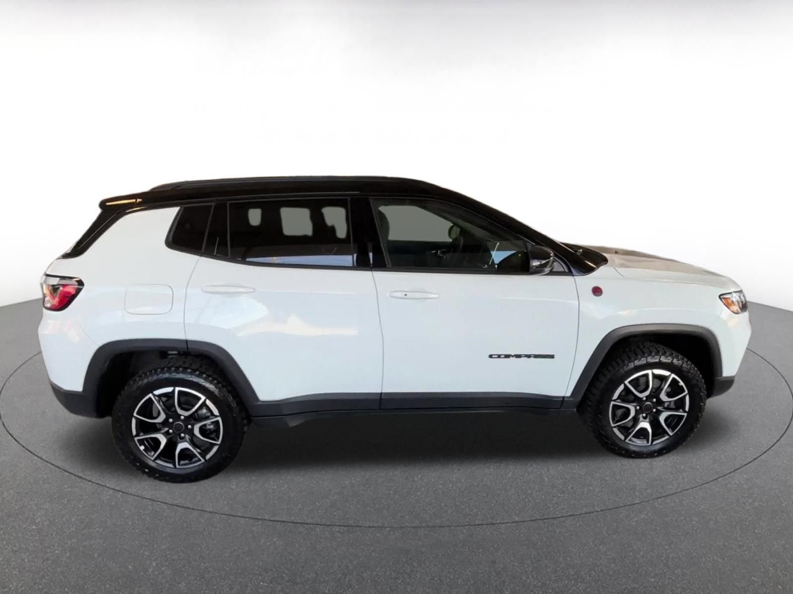 Thumbnail: 2025 Jeep Compass - 16