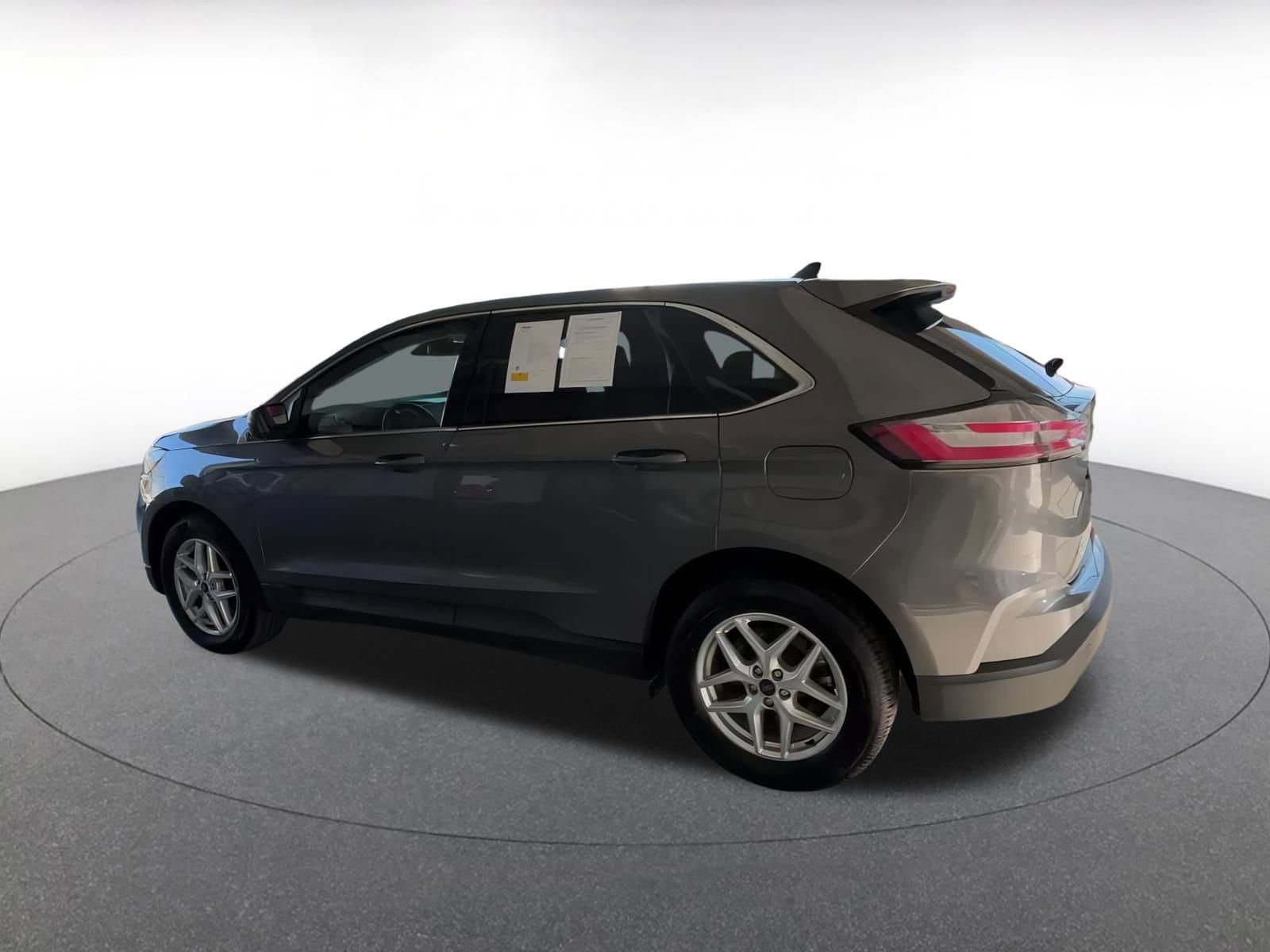 Thumbnail: 2022 Ford Edge - 10