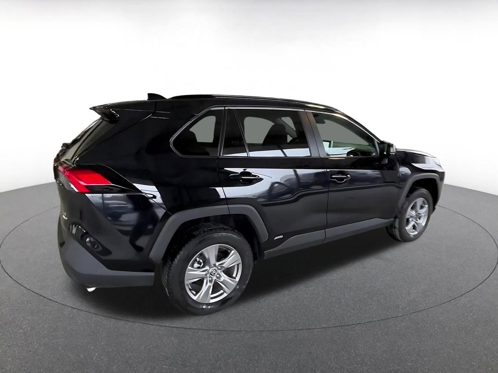 Thumbnail: 2025 Toyota RAV4 - 13