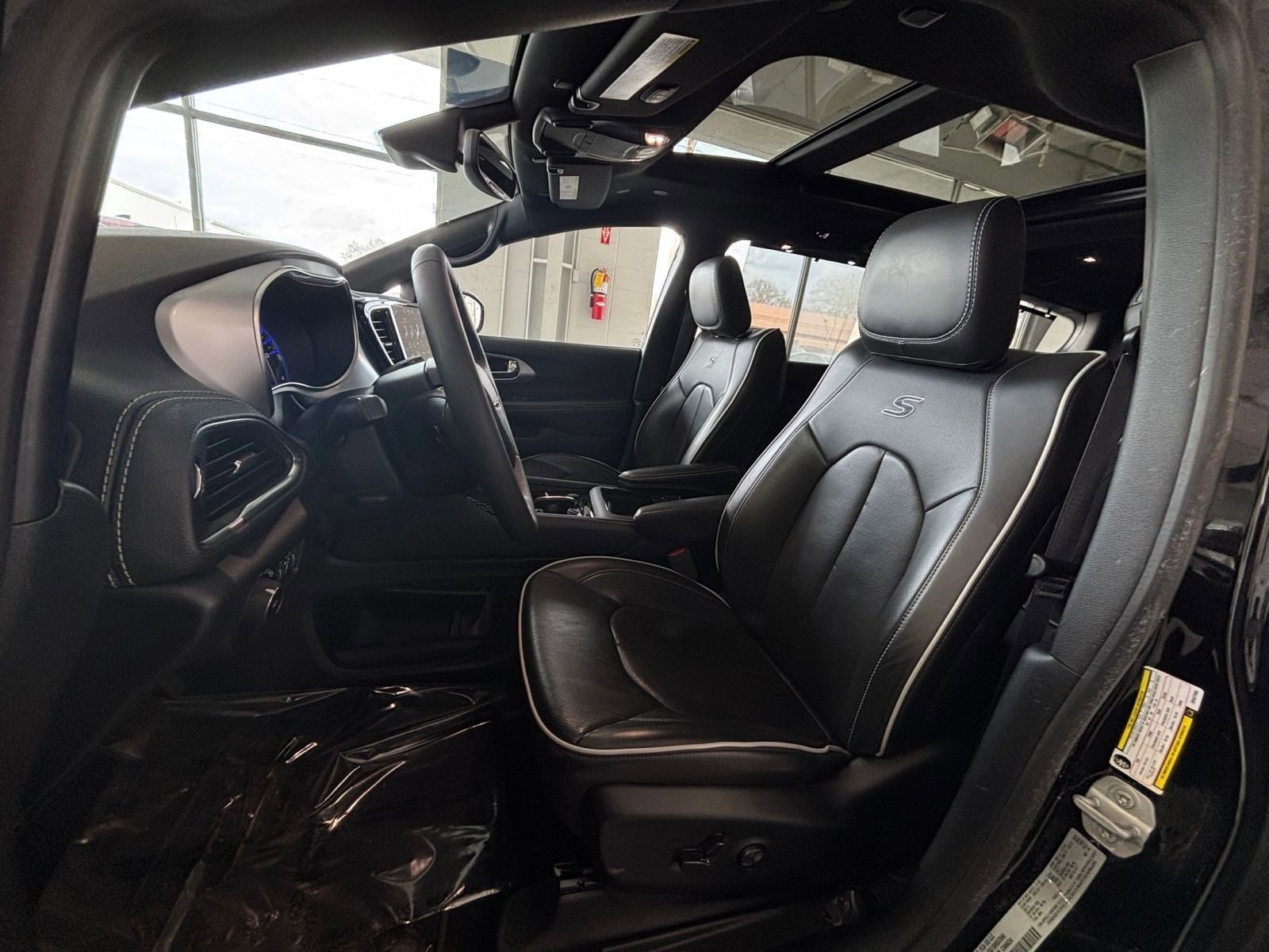 Thumbnail: 2025 Chrysler Pacifica - 29