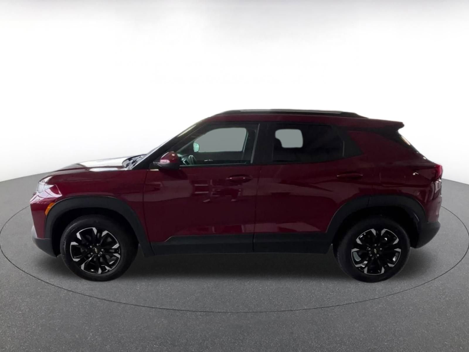 Thumbnail: 2023 Chevrolet TrailBlazer - 8