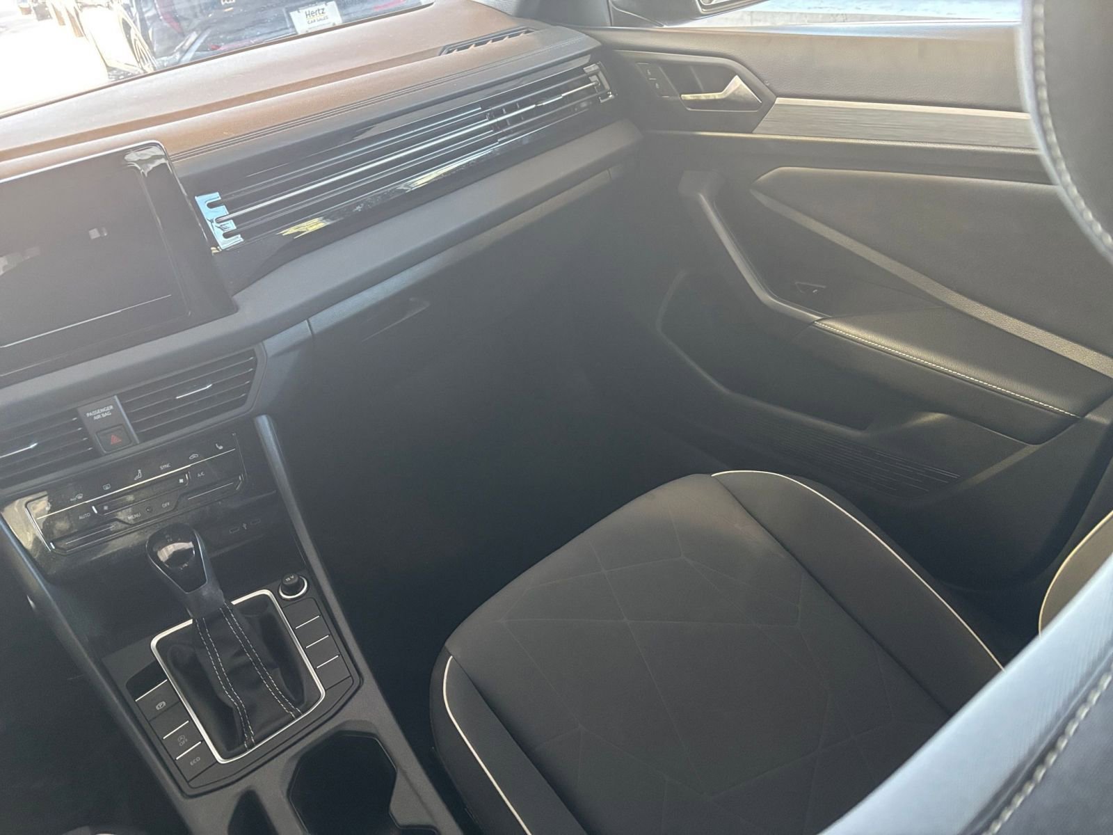 Thumbnail: 2025 Volkswagen Jetta - 33