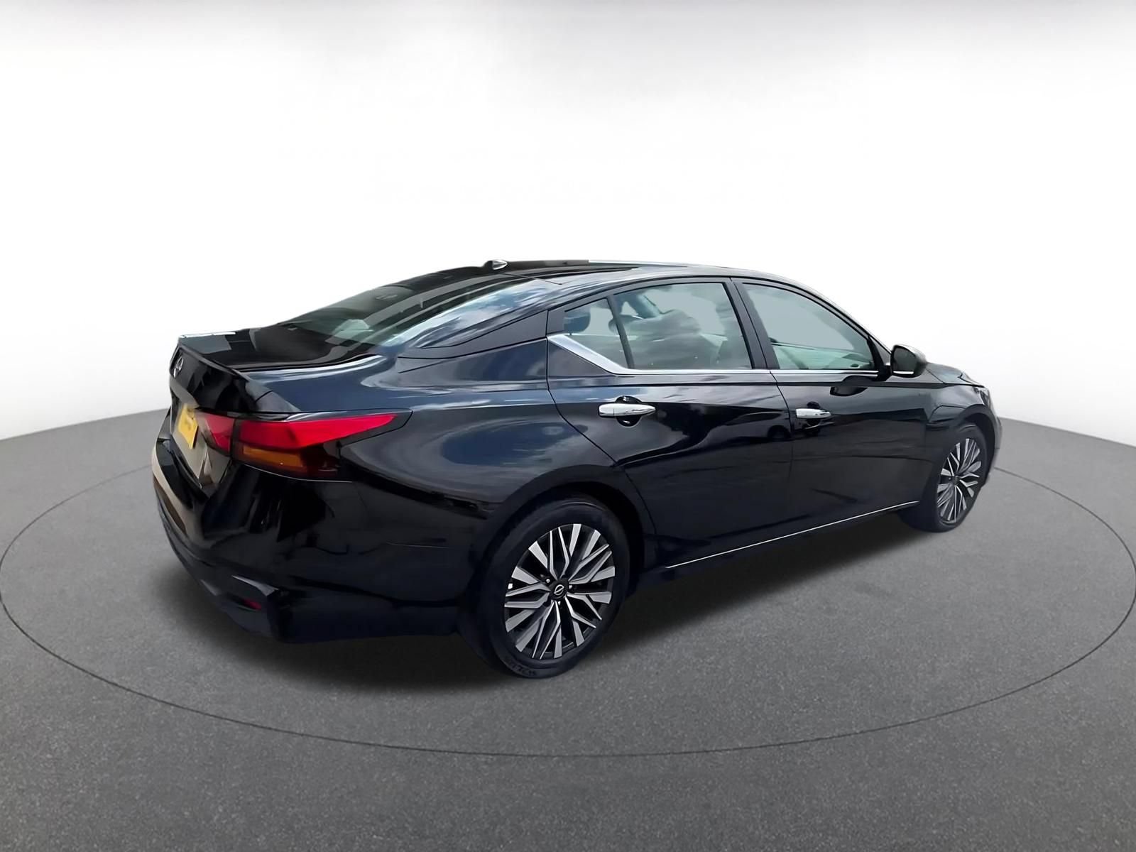 Thumbnail: 2025 Nissan Altima - 15