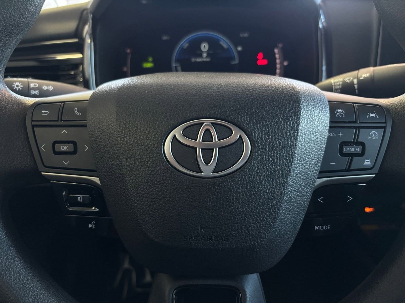 Thumbnail: 2025 Toyota Camry - 32