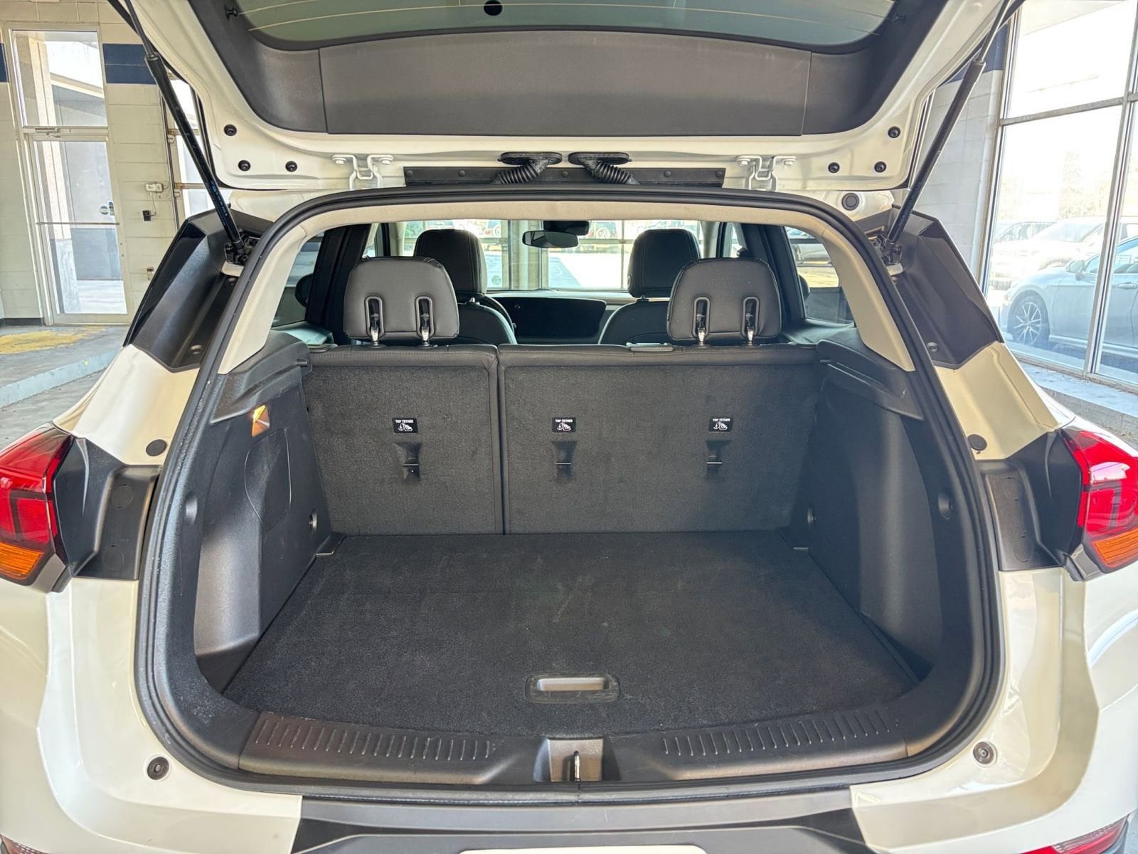 Thumbnail: 2025 Buick Encore GX - 32