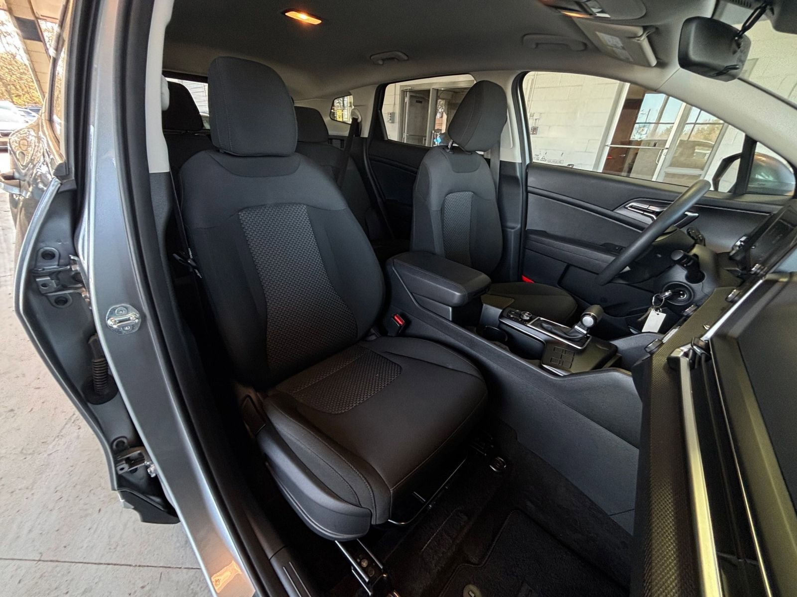 Thumbnail: 2025 Kia Sportage - 35