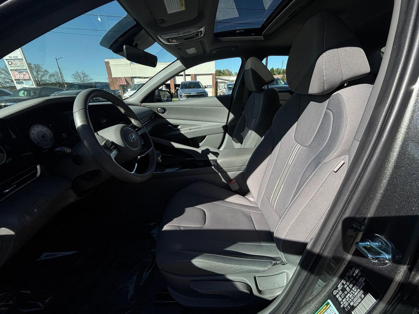 Thumbnail: 2025 Hyundai Elantra - 28