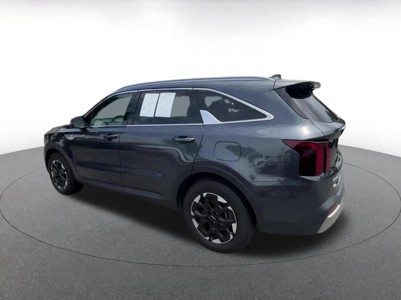 Thumbnail: 2024 Kia Sorento - 10