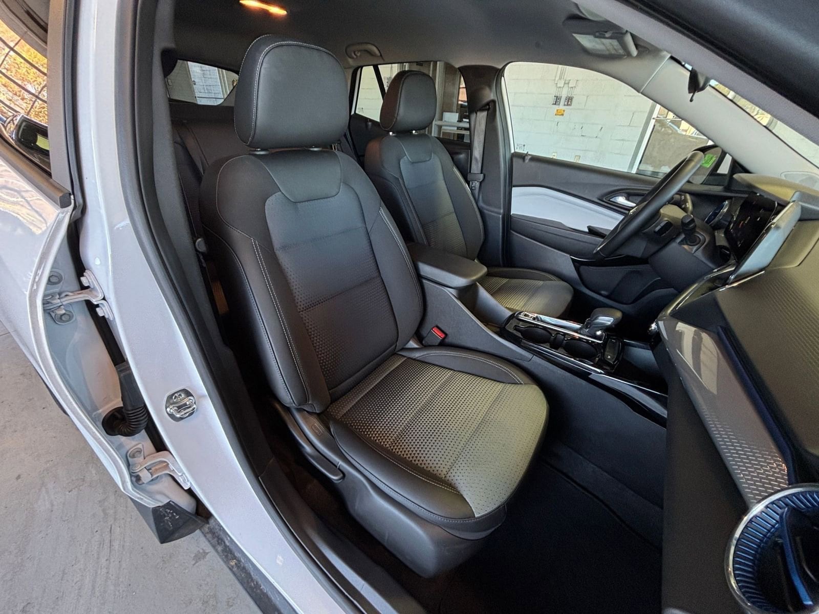 Thumbnail: 2025 Chevrolet Trax - 35