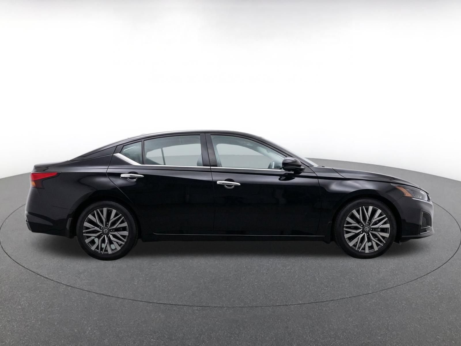 Thumbnail: 2025 Nissan Altima - 10