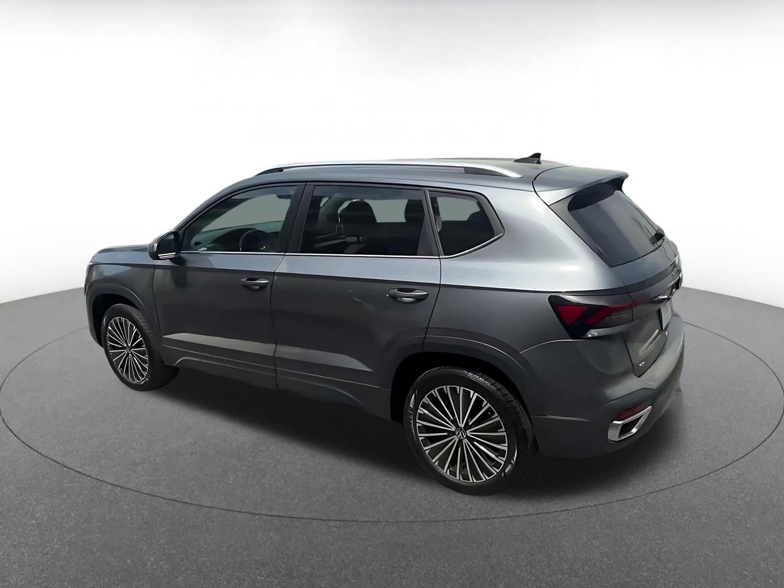 Thumbnail: 2025 Volkswagen Taos - 8