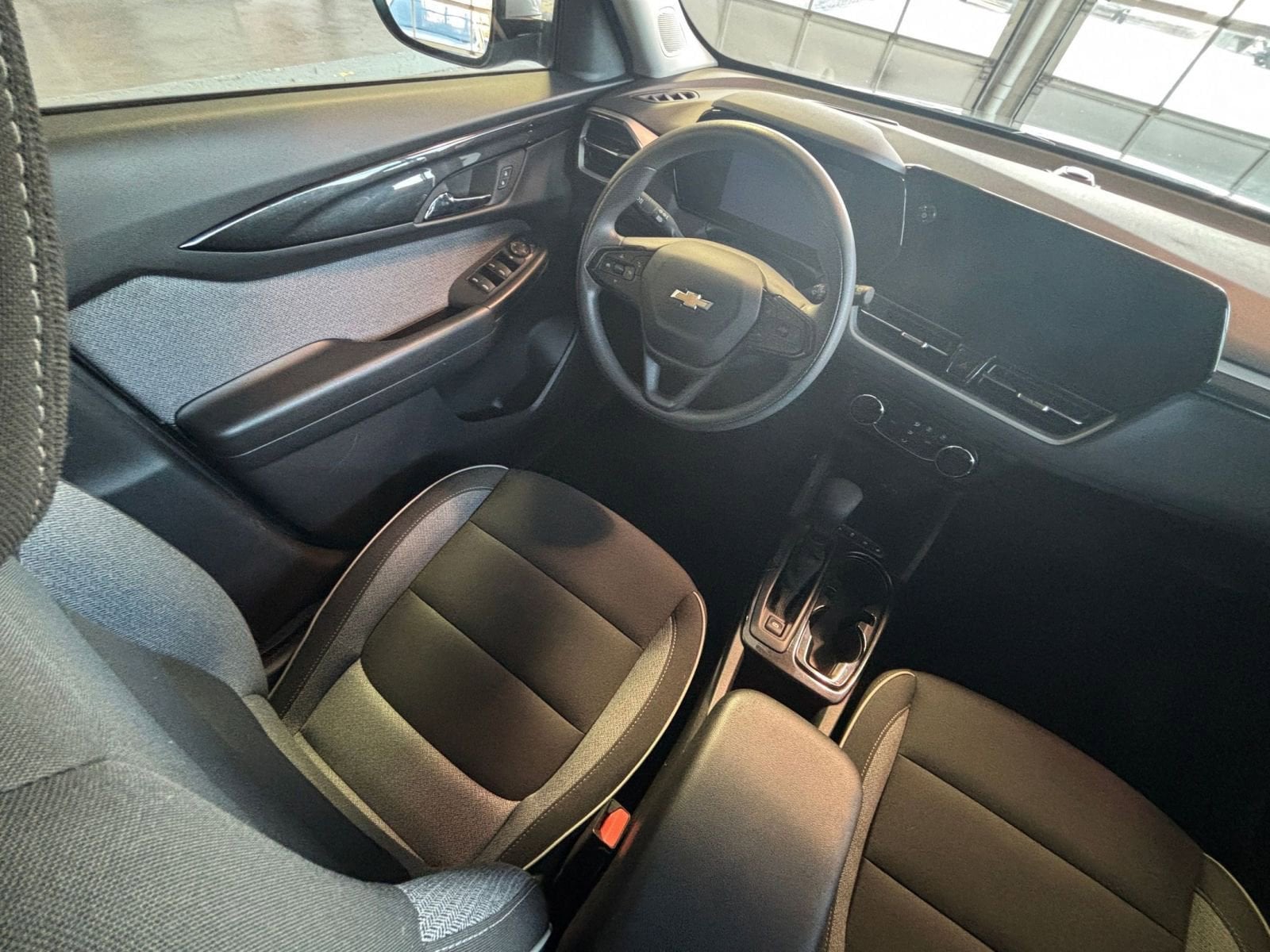 Thumbnail: 2025 Chevrolet TrailBlazer - 32