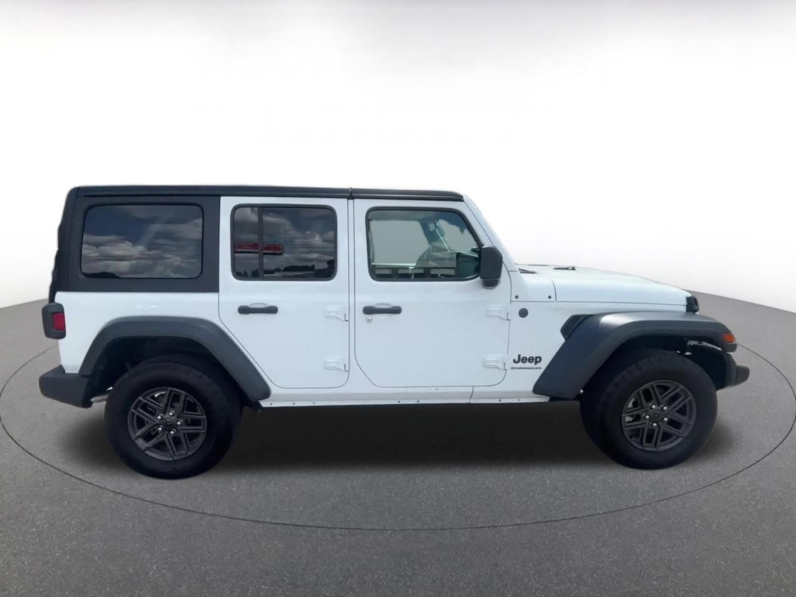 Thumbnail: 2025 Jeep Wrangler - 16