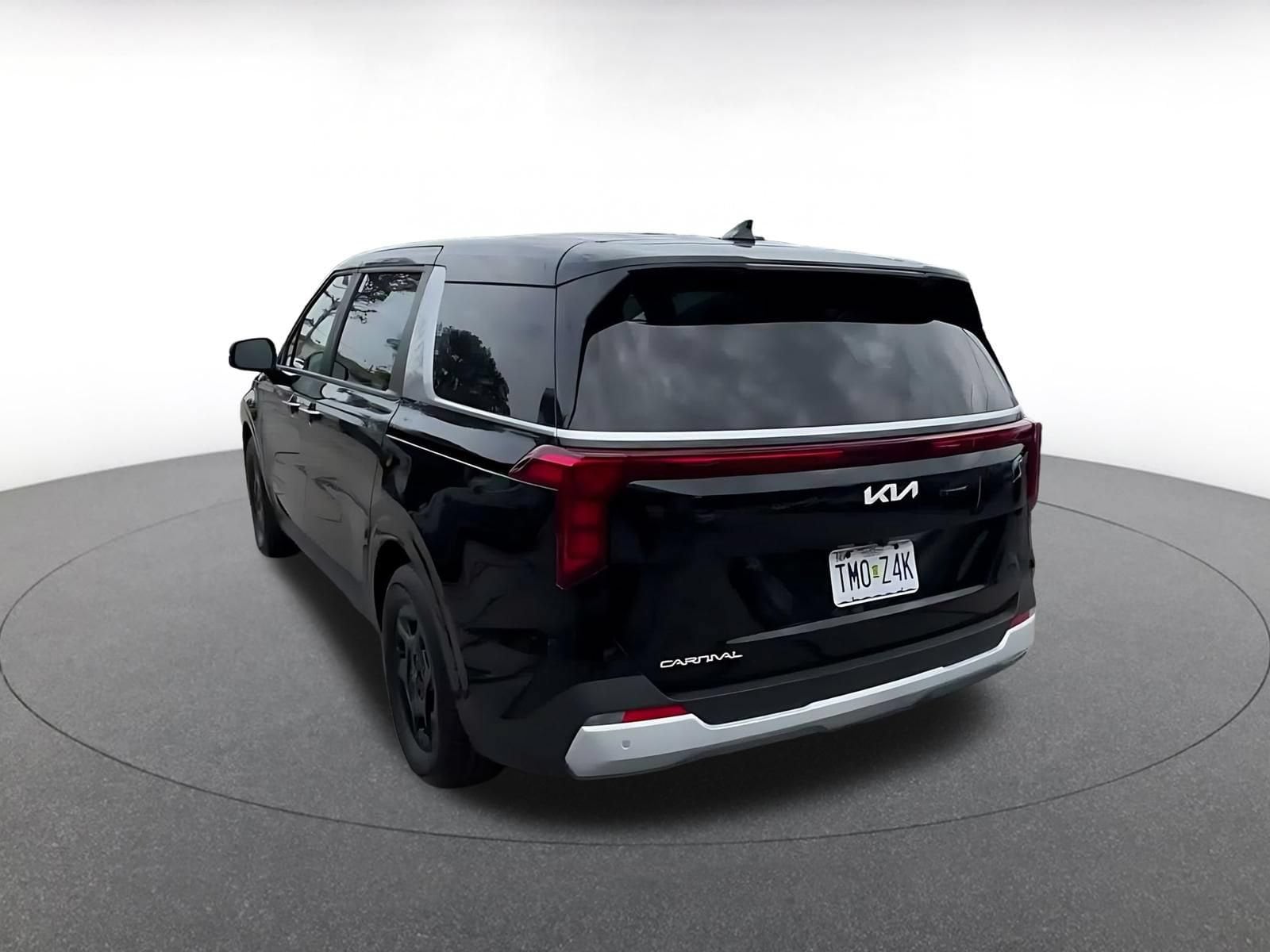 Thumbnail: 2026 Kia Carnival - 11