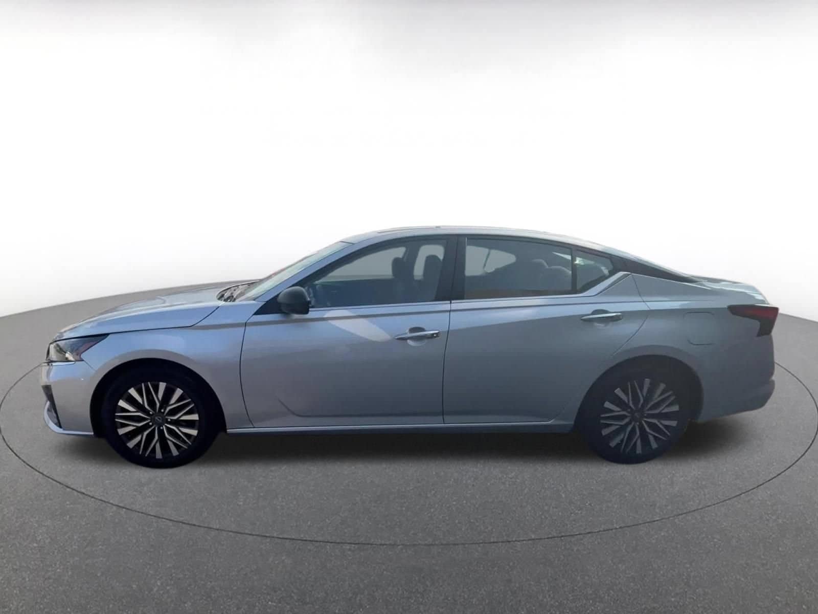 Thumbnail: 2025 Nissan Altima - 8