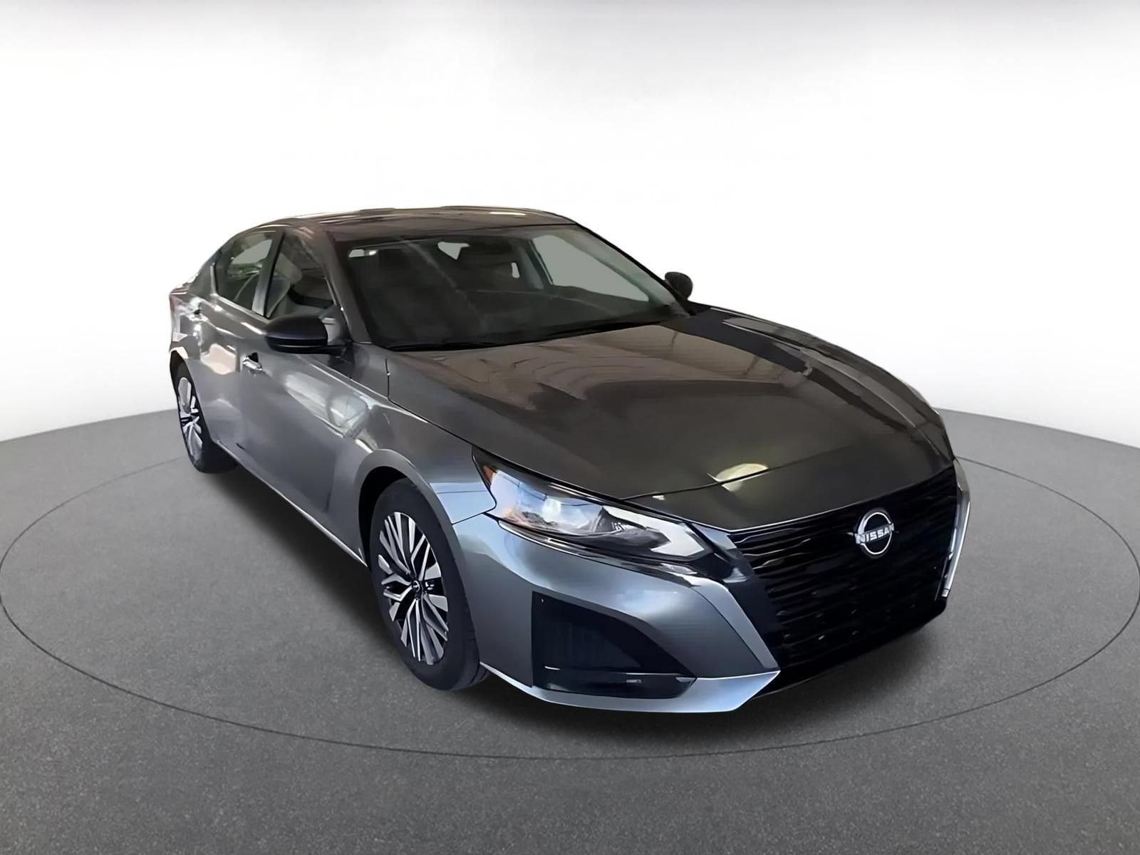 Thumbnail: 2025 Nissan Altima - 3