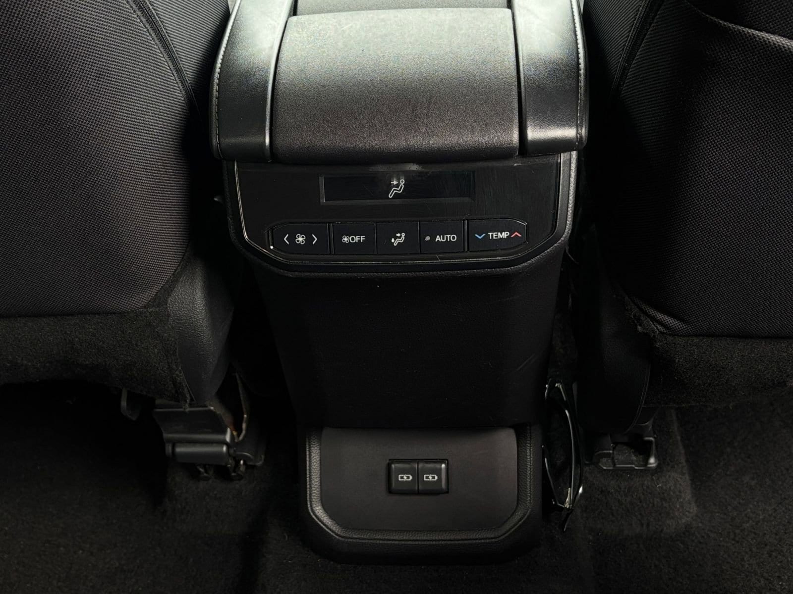 Thumbnail: 2025 Toyota Highlander - 30