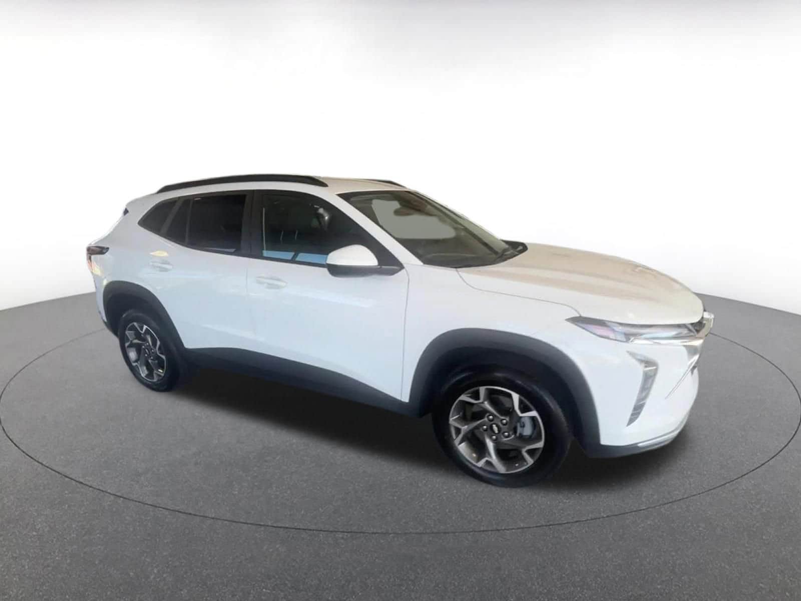 Thumbnail: 2025 Chevrolet Trax - 2