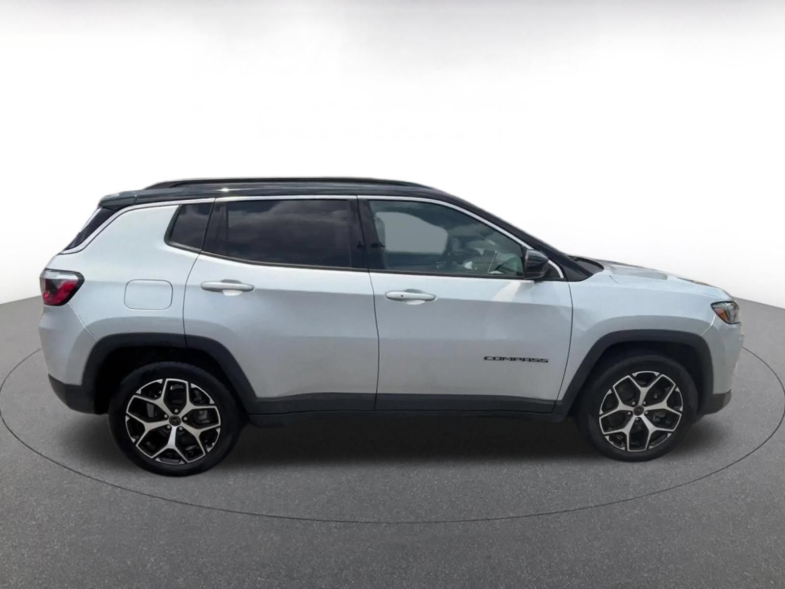 Thumbnail: 2025 Jeep Compass - 16