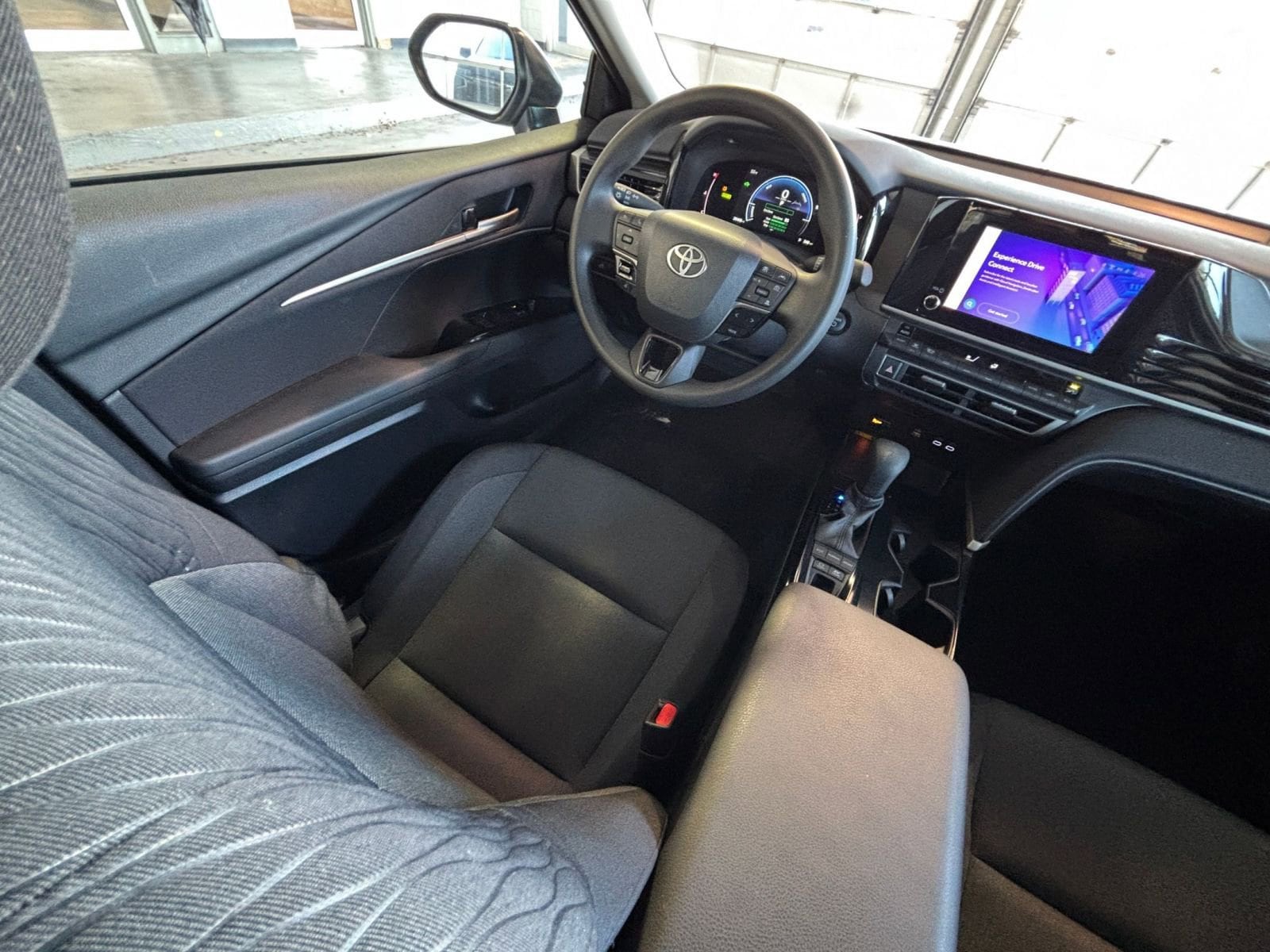 Thumbnail: 2025 Toyota Camry - 33