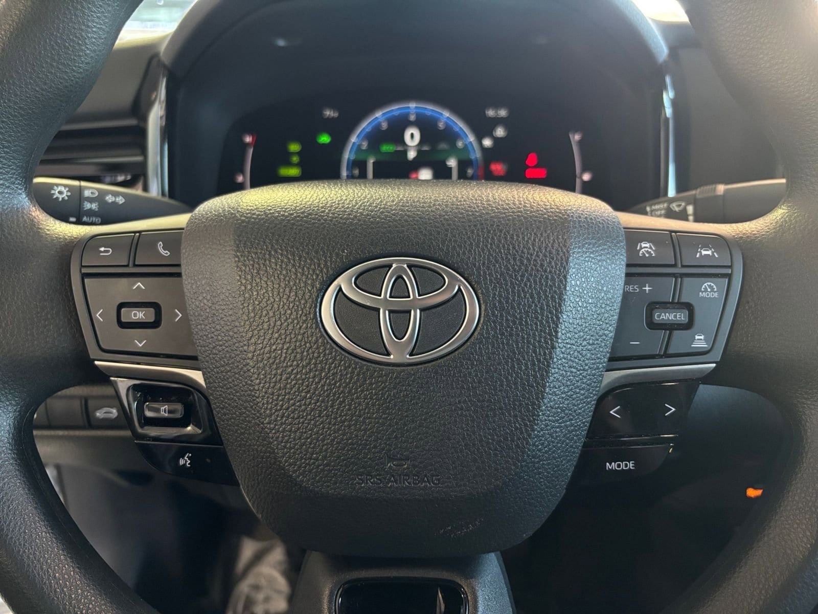 Thumbnail: 2025 Toyota Camry - 32