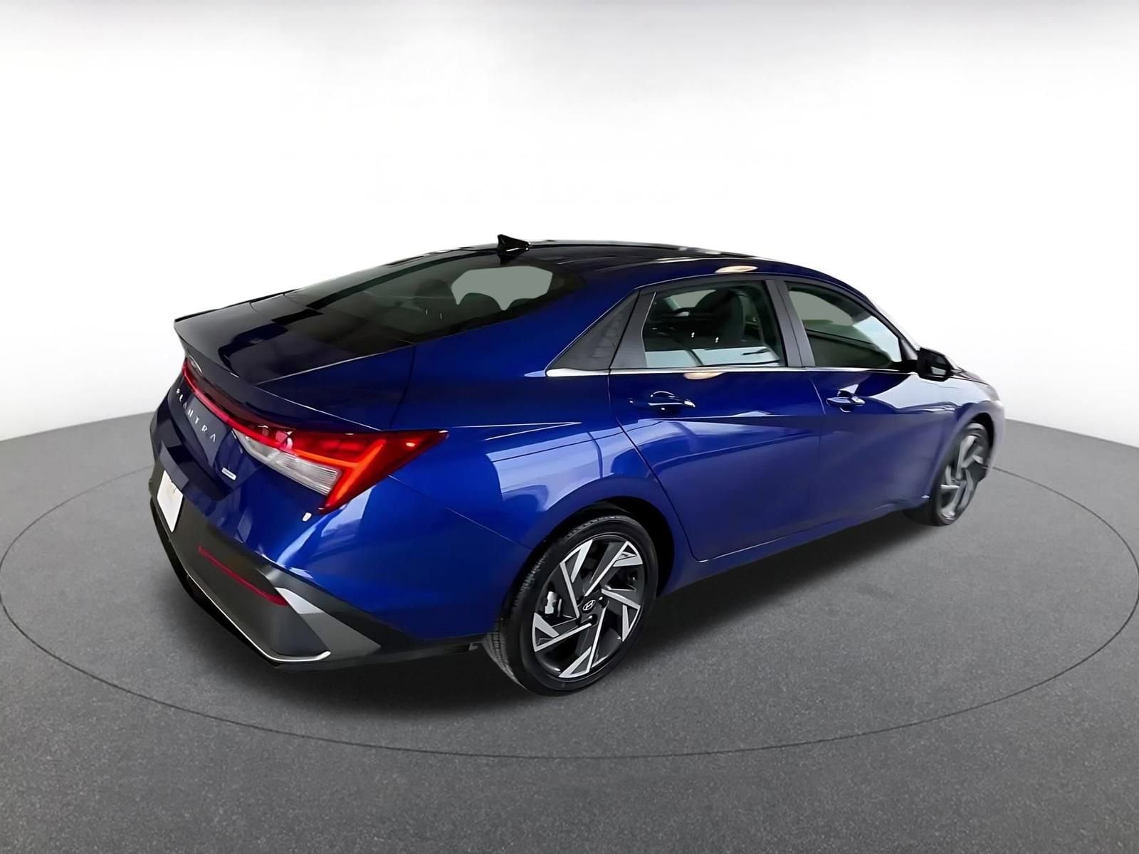 Thumbnail: 2025 Hyundai Elantra - 15