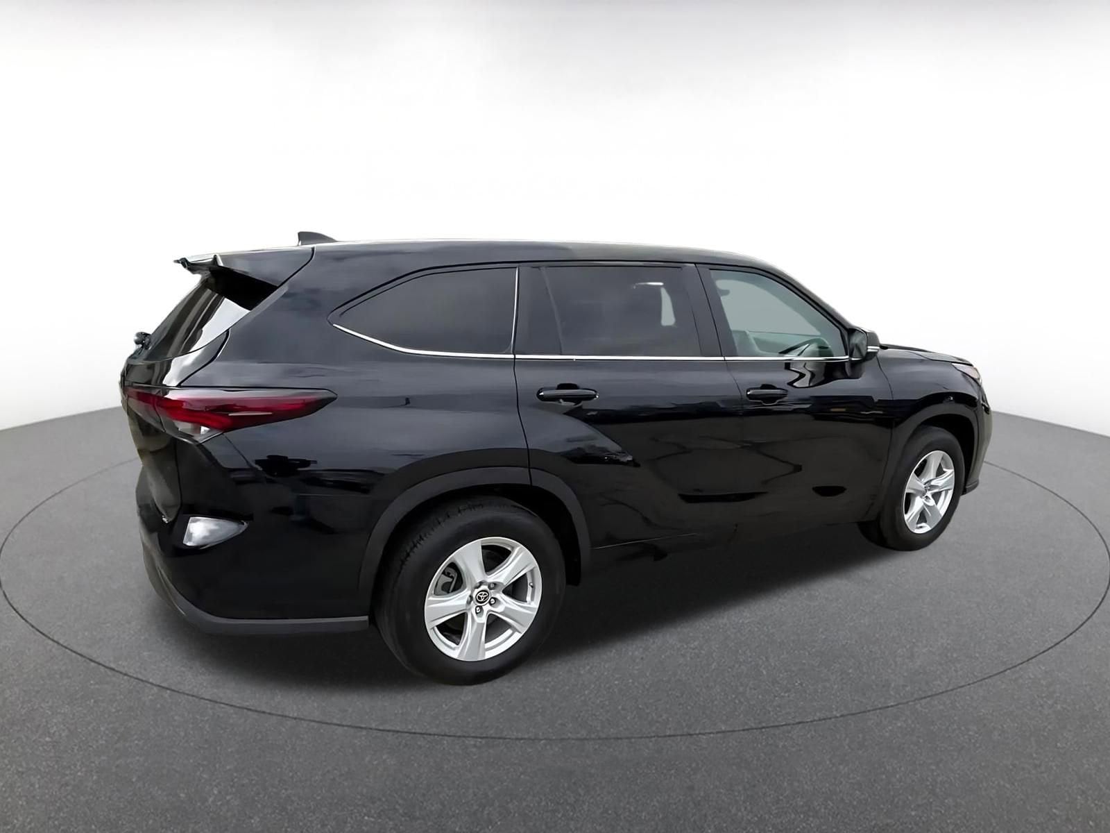 Thumbnail: 2025 Toyota Highlander - 21