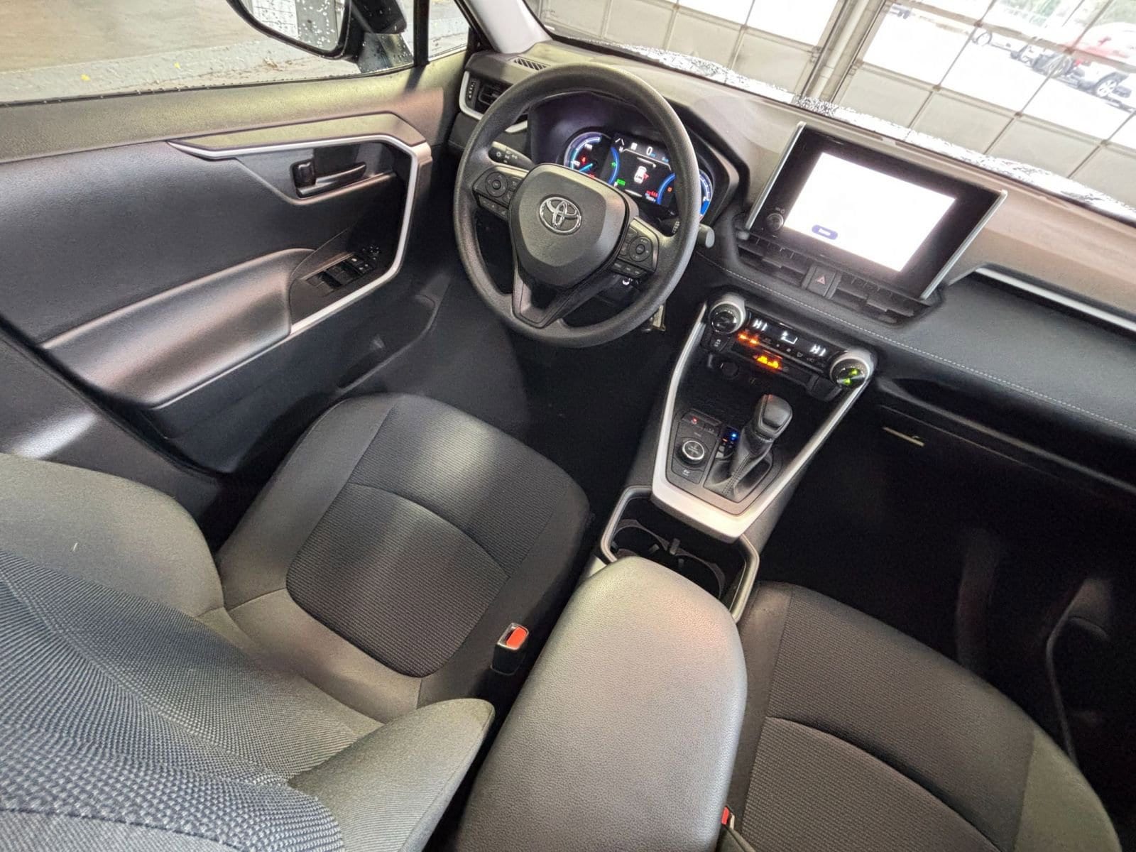 Thumbnail: 2025 Toyota RAV4 - 33