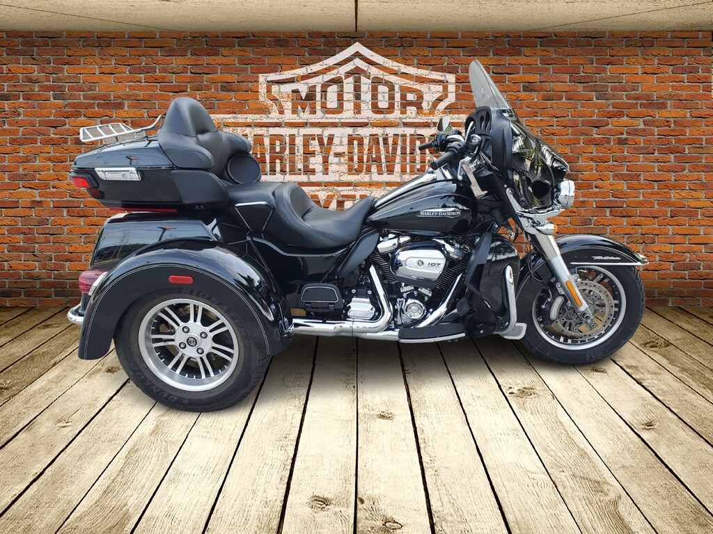 Certified 2017 Harley Davidson Flhtcutg