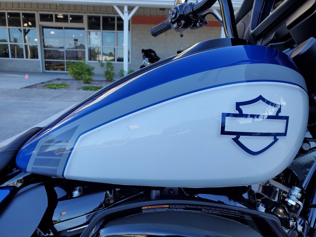 New 2024 Harley-Davidson Flhx