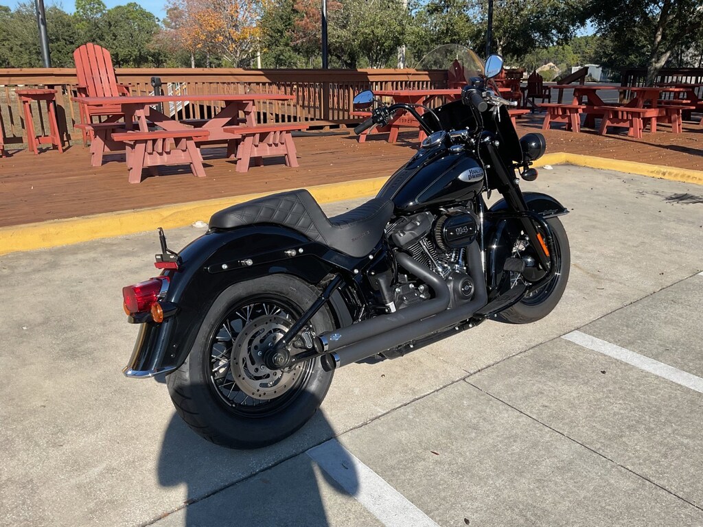 Used 2022 Harley Flhcs