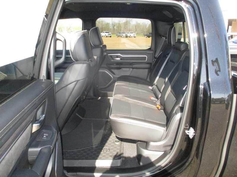 2026 RAM 1500 Laramie - Photo 18
