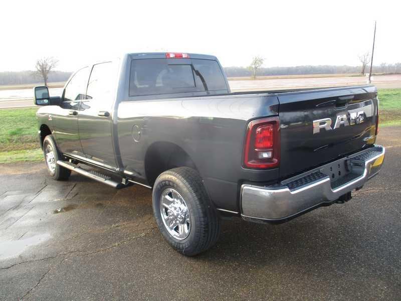 2026 RAM 2500 Tradesman - Photo 3