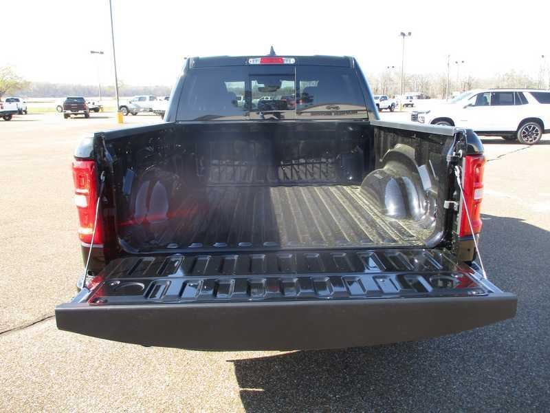 2026 RAM 1500 Laramie - Photo 9