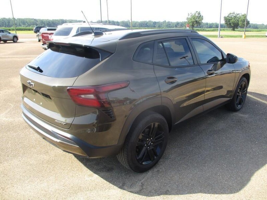 Used 2024 Chevrolet Trax Activ SUV