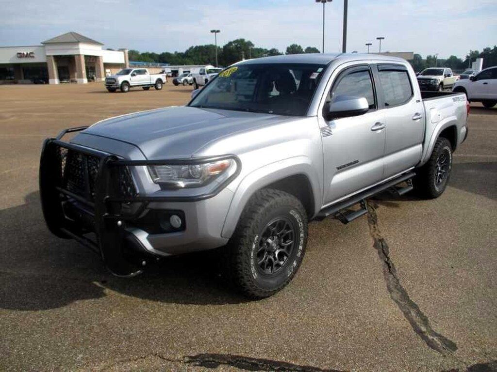 Used 2018 Toyota Tacoma SR5 Double Cab Long Bed V6 6AT 4WD Truck Double Cab