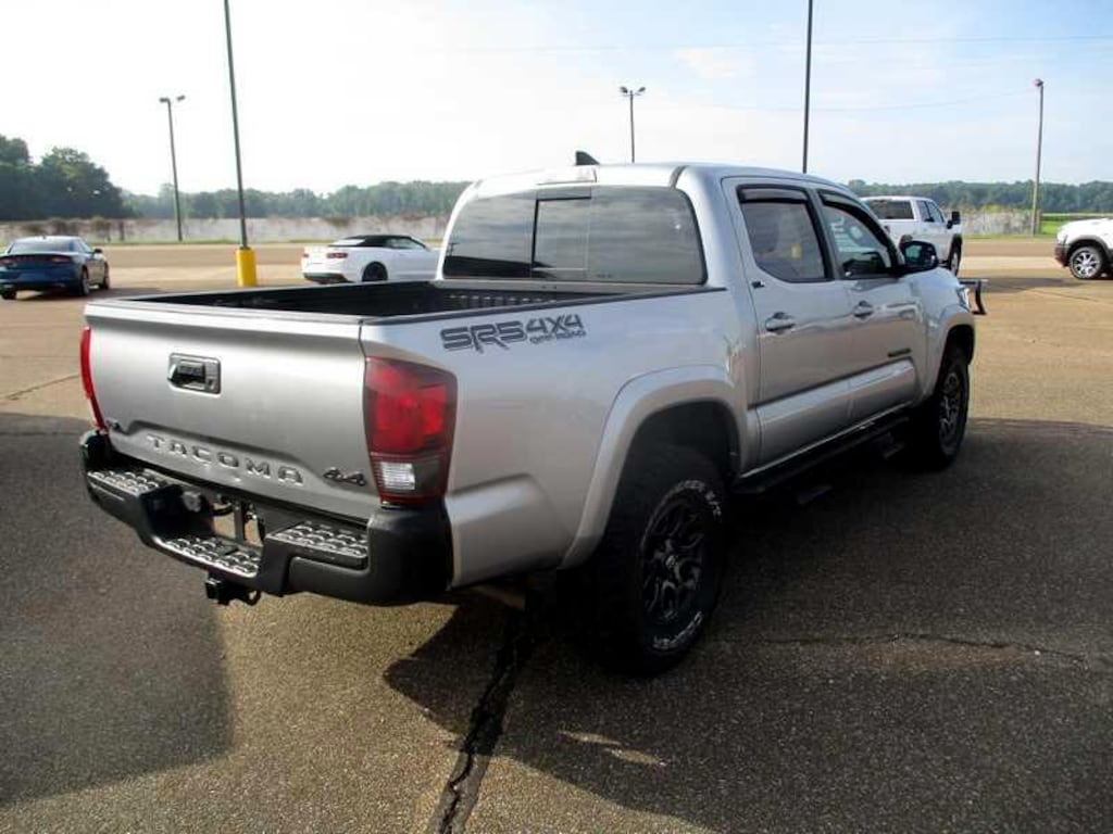Used 2018 Toyota Tacoma SR5 Double Cab Long Bed V6 6AT 4WD Truck Double Cab