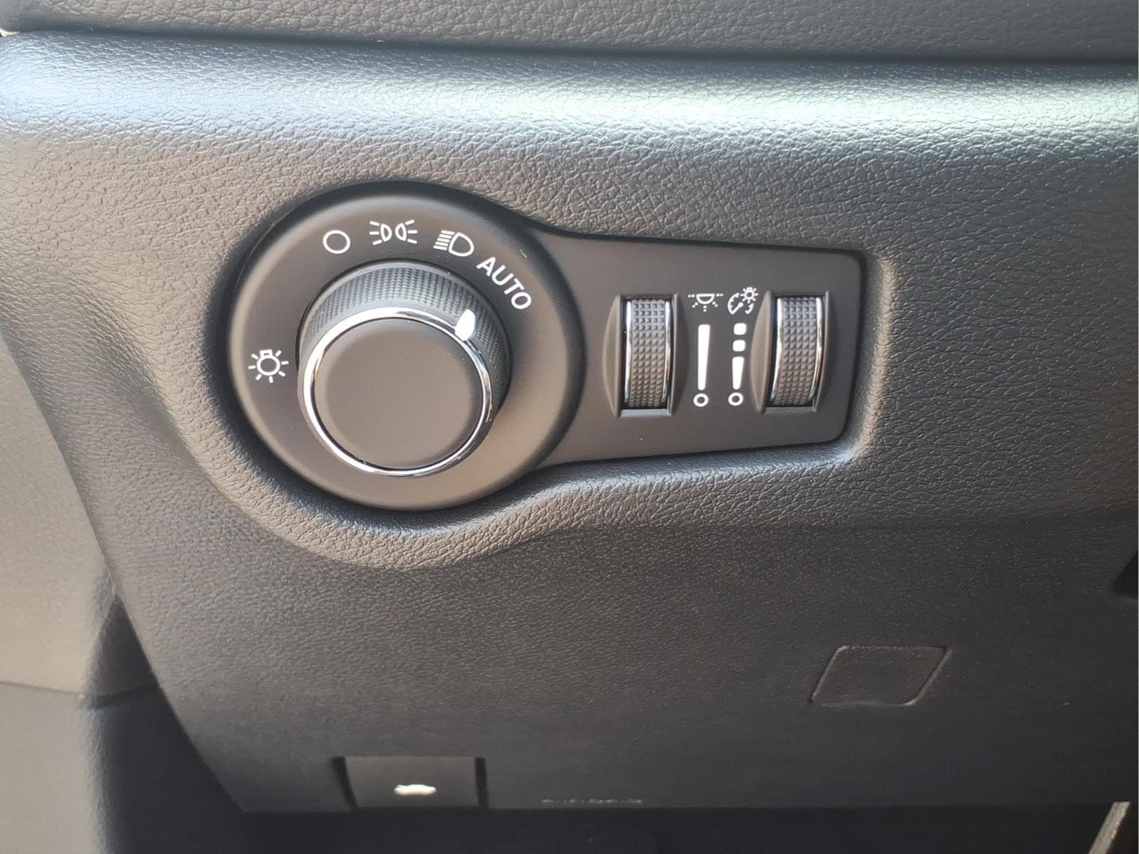 2027 Chrysler Pacifica Select - Photo 18