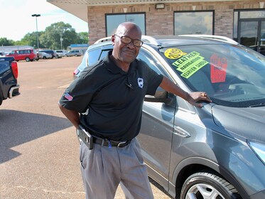 Staff member Larry Hinton from 7dc5e8e5c1b1