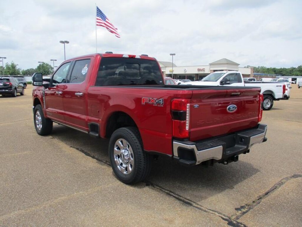 Used 2024 Ford F-250 SD Lariat Crew Cab SWB 4WD Truck Crew Cab