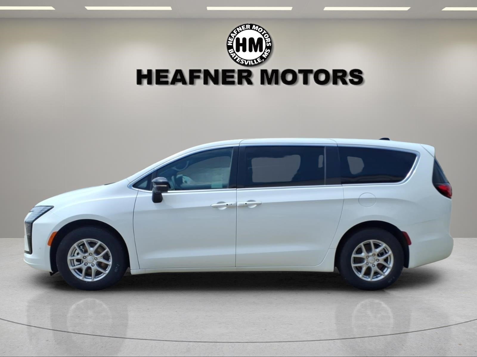 2027 Chrysler Pacifica Select - Photo 6