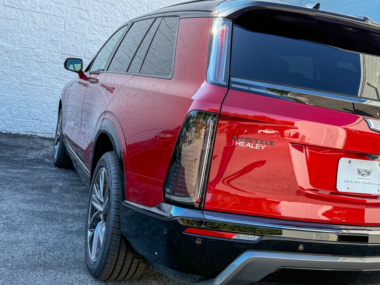 2027 Cadillac VISTIQ Sport - Photo 11
