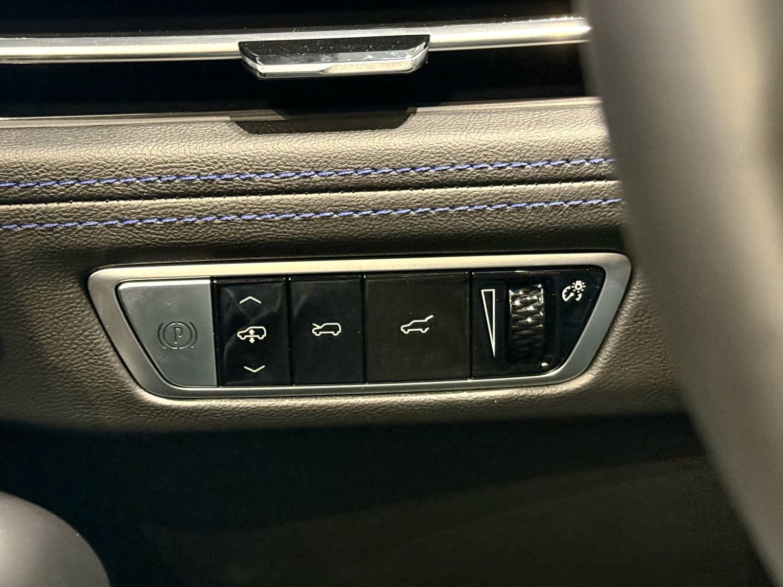 2026 Cadillac Escalade IQL Sport - Photo 27